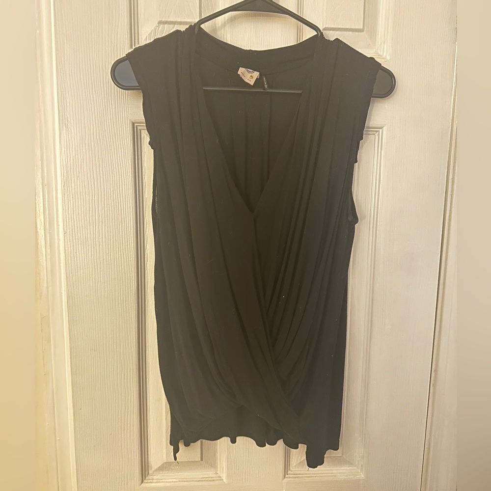Women’s cross body shirt